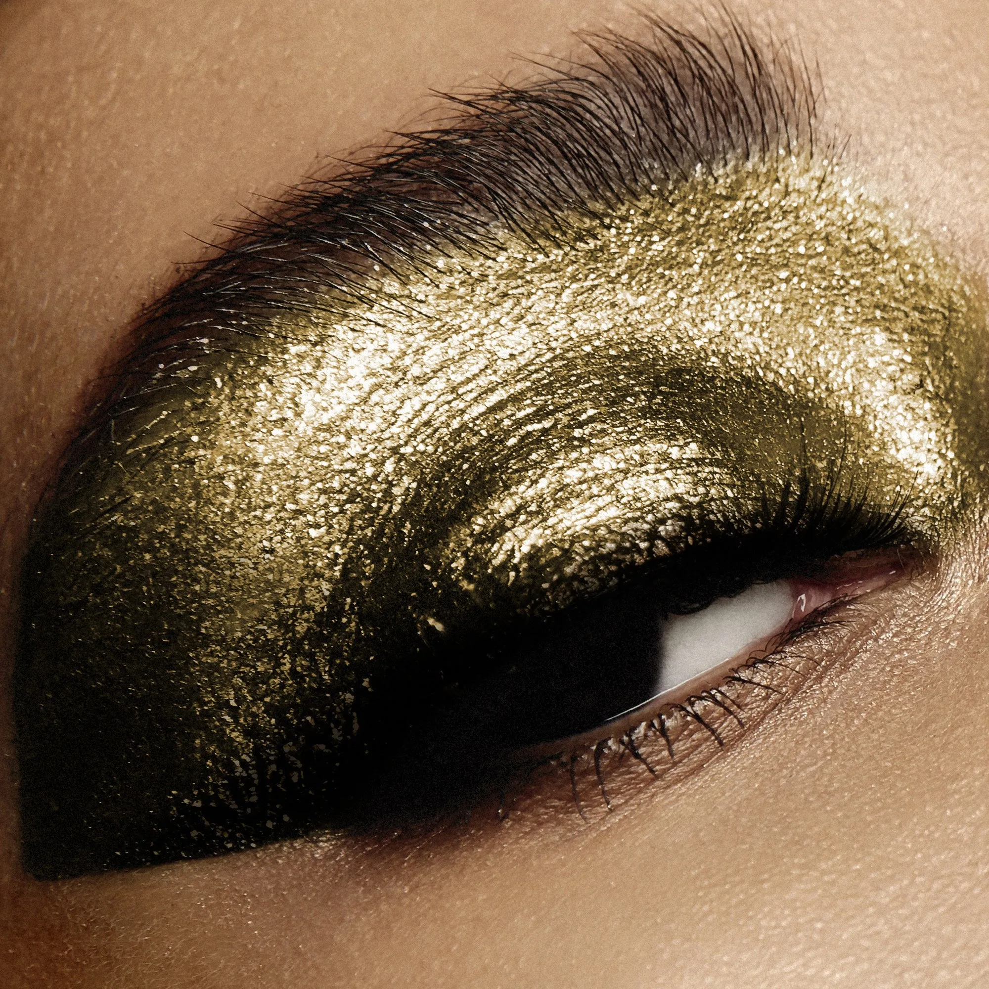 EYE/DAZZLE | The Liquid Metallic Eyeshadow