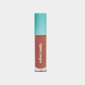 Peptide Glo Lip Oil in Biscuit